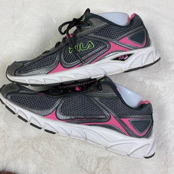 LIKE‎ NEW Fila Women's Silver & Sugarplum Quadrix Running Shoe, size 10 - Picture 9 of 13